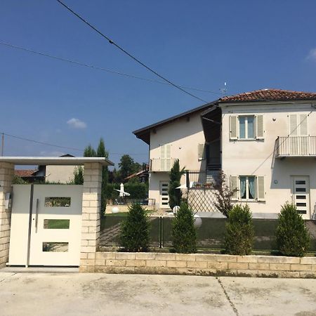 Home Holiday "Da Mamma" Alba  Zewnętrze zdjęcie
