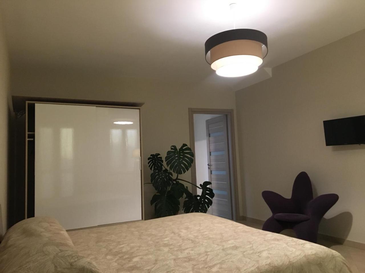 Home Holiday "Da Mamma" Alba  Zewnętrze zdjęcie