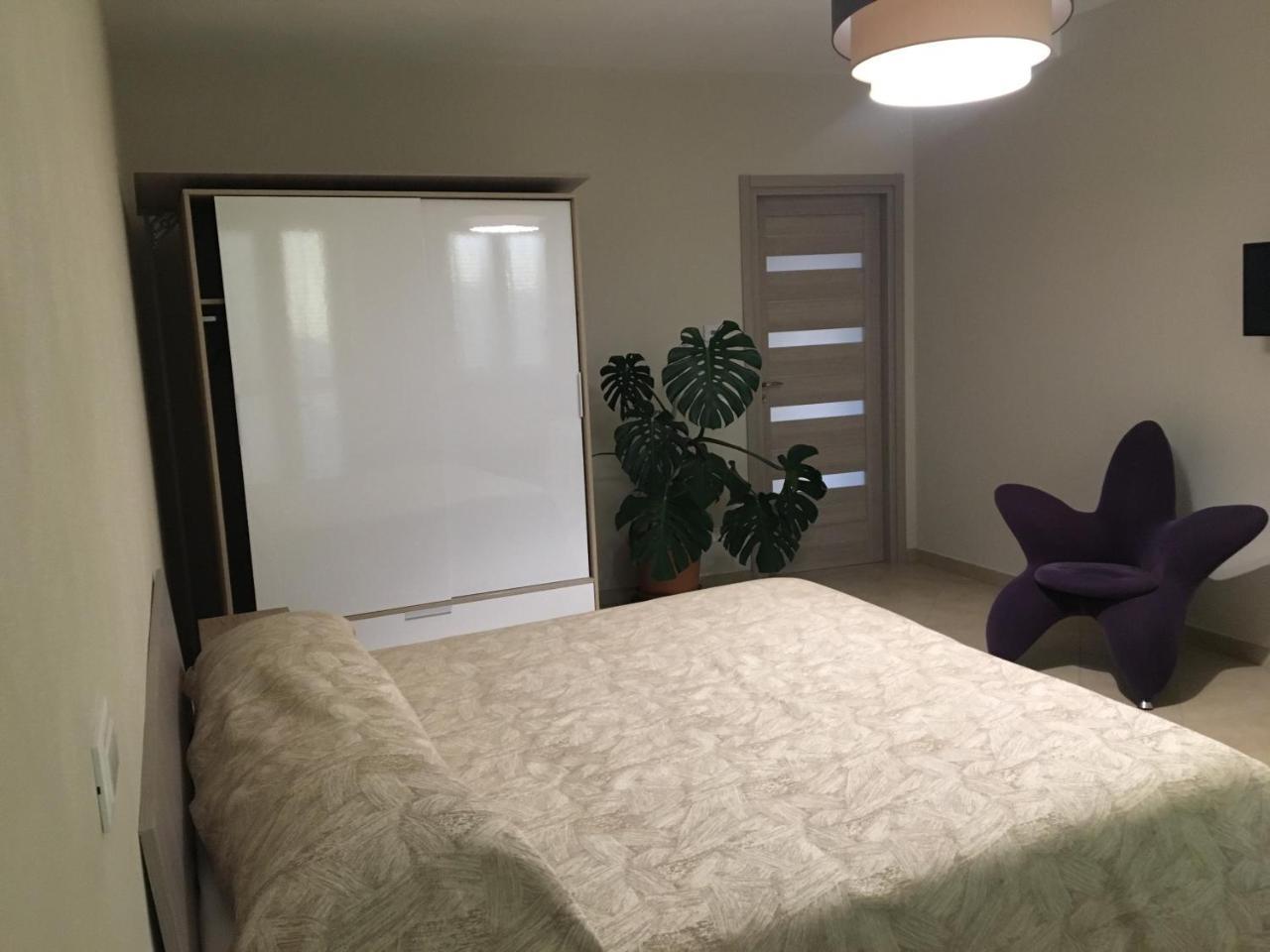 Home Holiday "Da Mamma" Alba  Zewnętrze zdjęcie