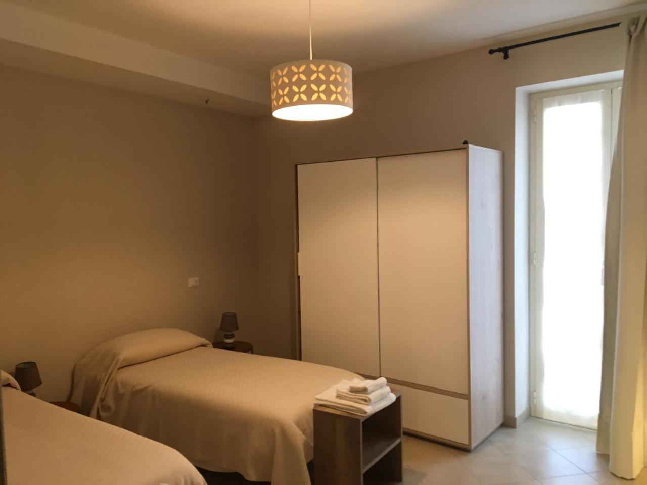 Home Holiday "Da Mamma" Alba  Zewnętrze zdjęcie